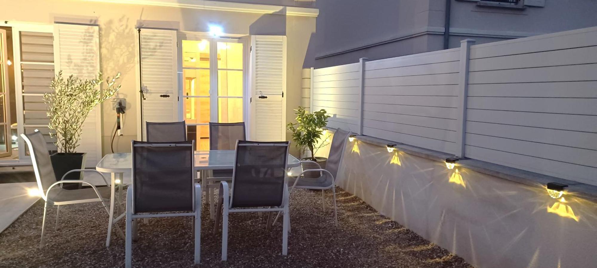 Luminary Night Suite Montévrain Exterior foto
